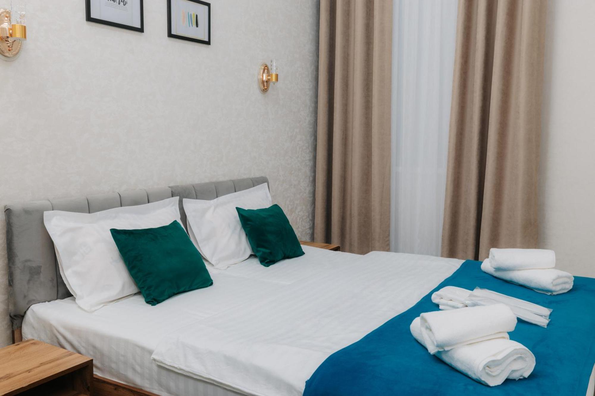 Resident Hotel Tashkent Bagian luar foto