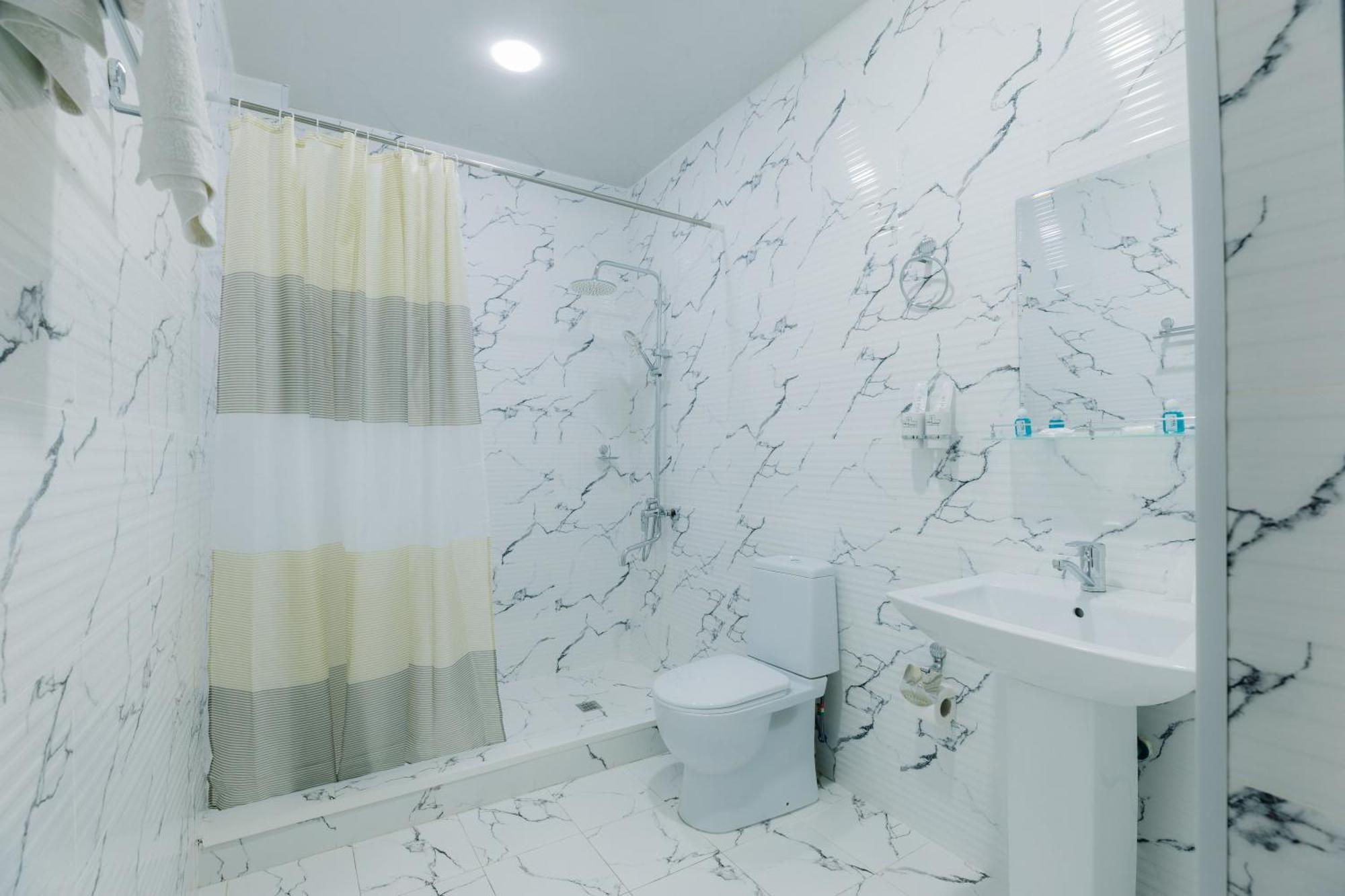Resident Hotel Tashkent Bagian luar foto