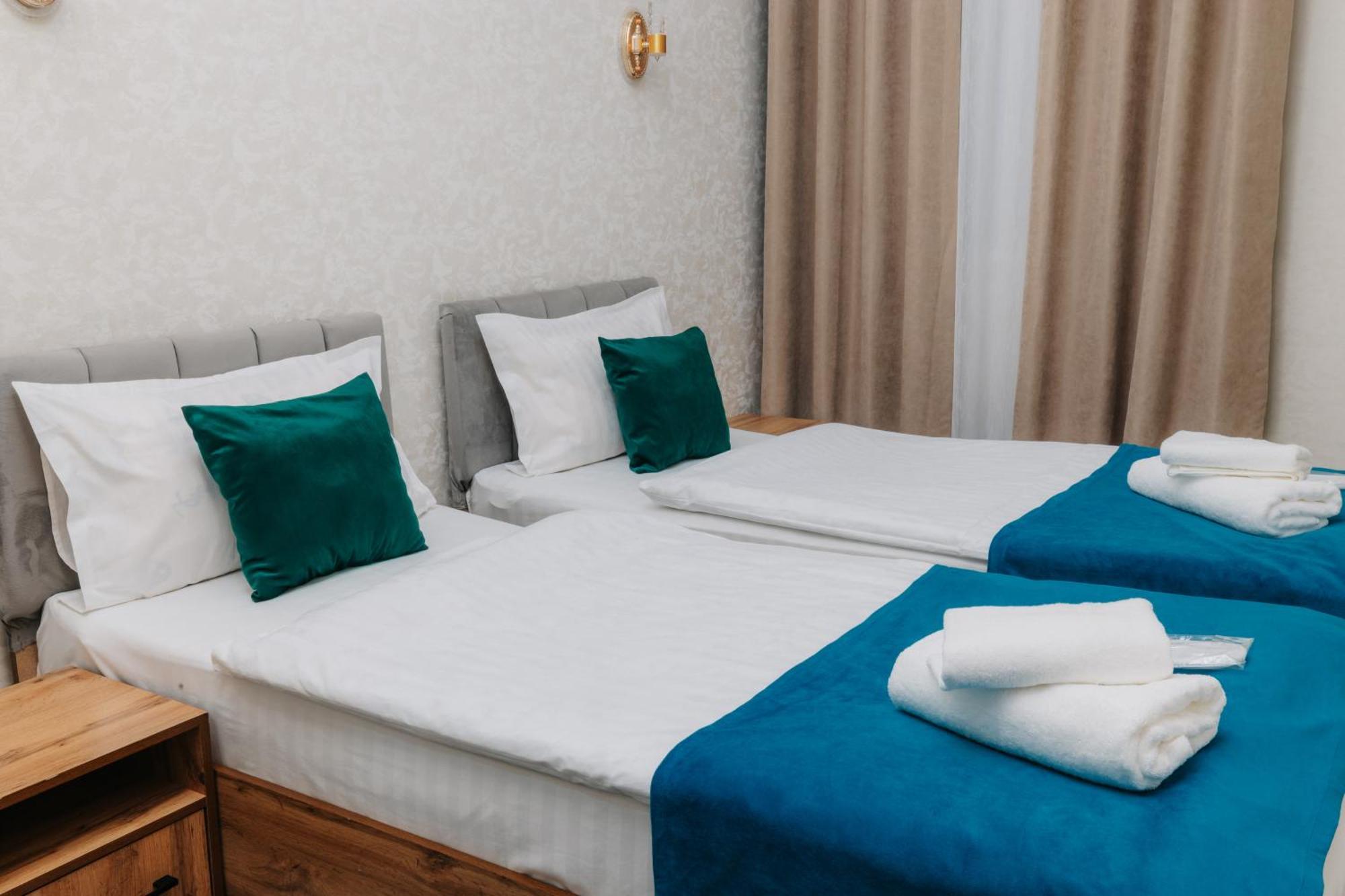 Resident Hotel Tashkent Bagian luar foto