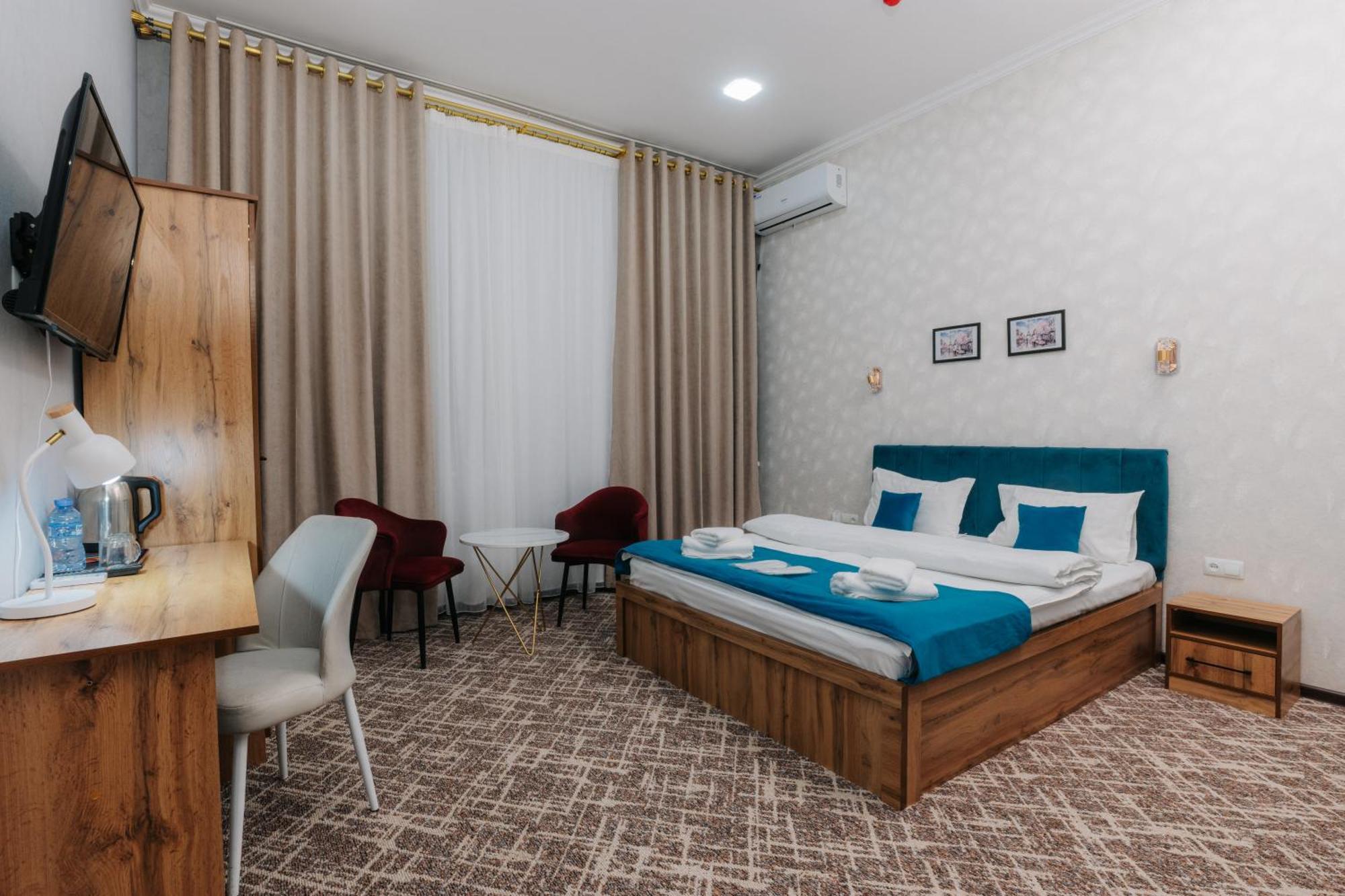 Resident Hotel Tashkent Bagian luar foto