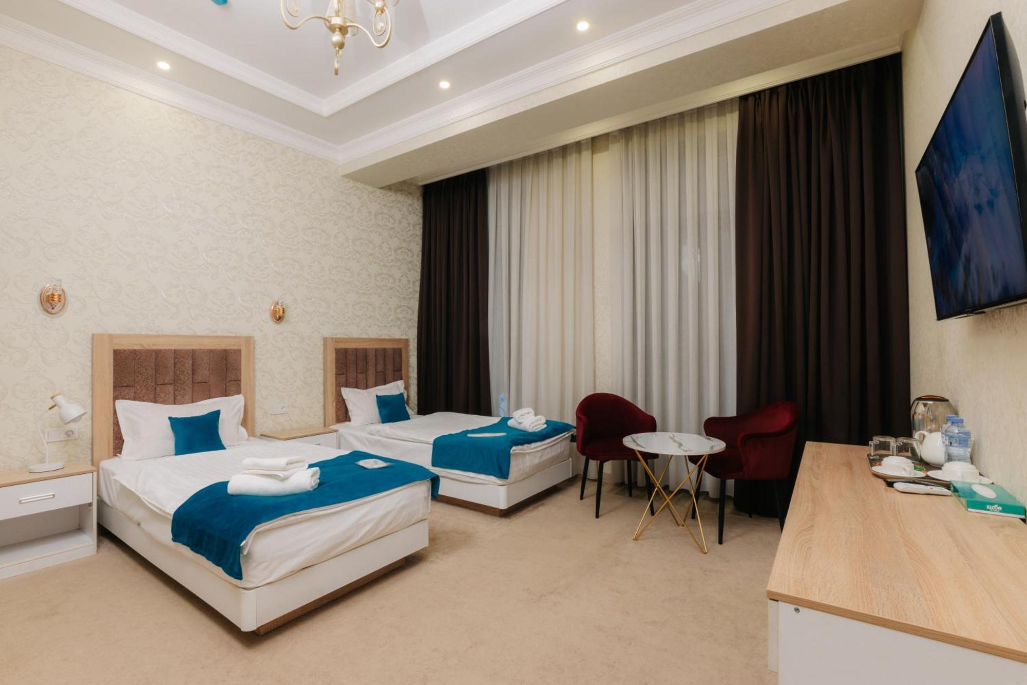 Resident Hotel Tashkent Bagian luar foto