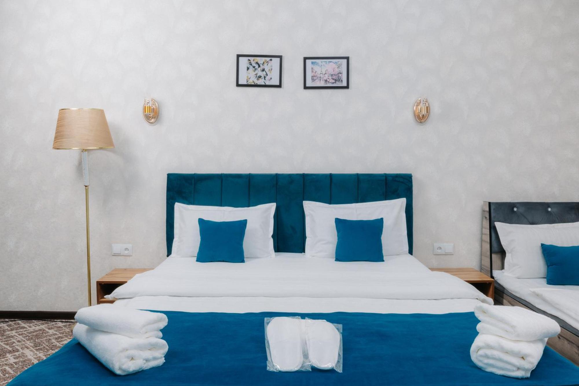 Resident Hotel Tashkent Bagian luar foto