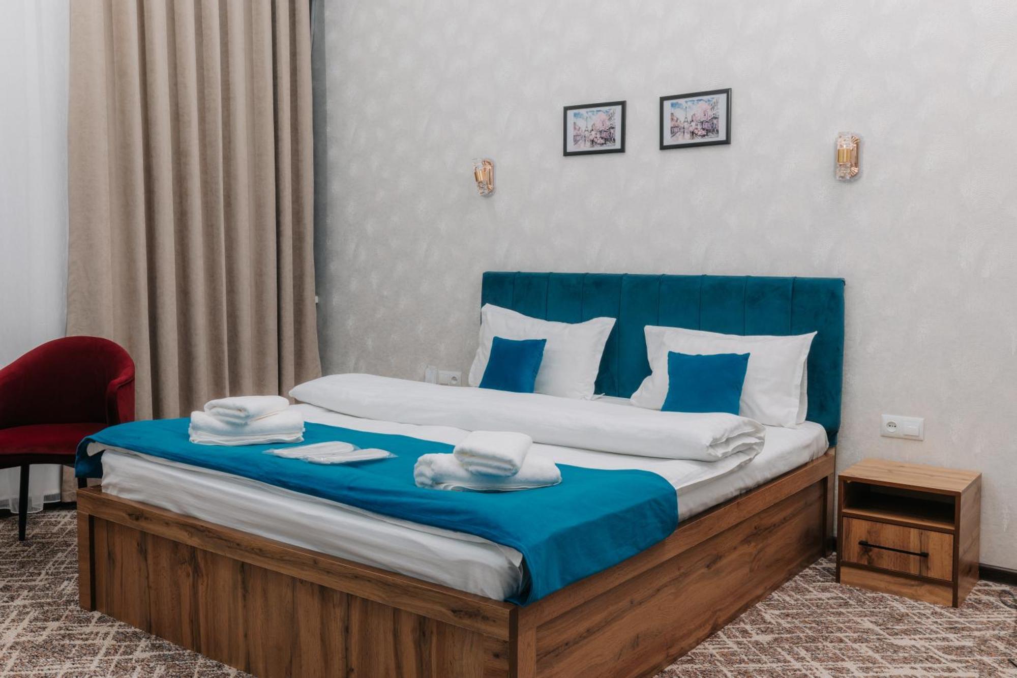 Resident Hotel Tashkent Bagian luar foto