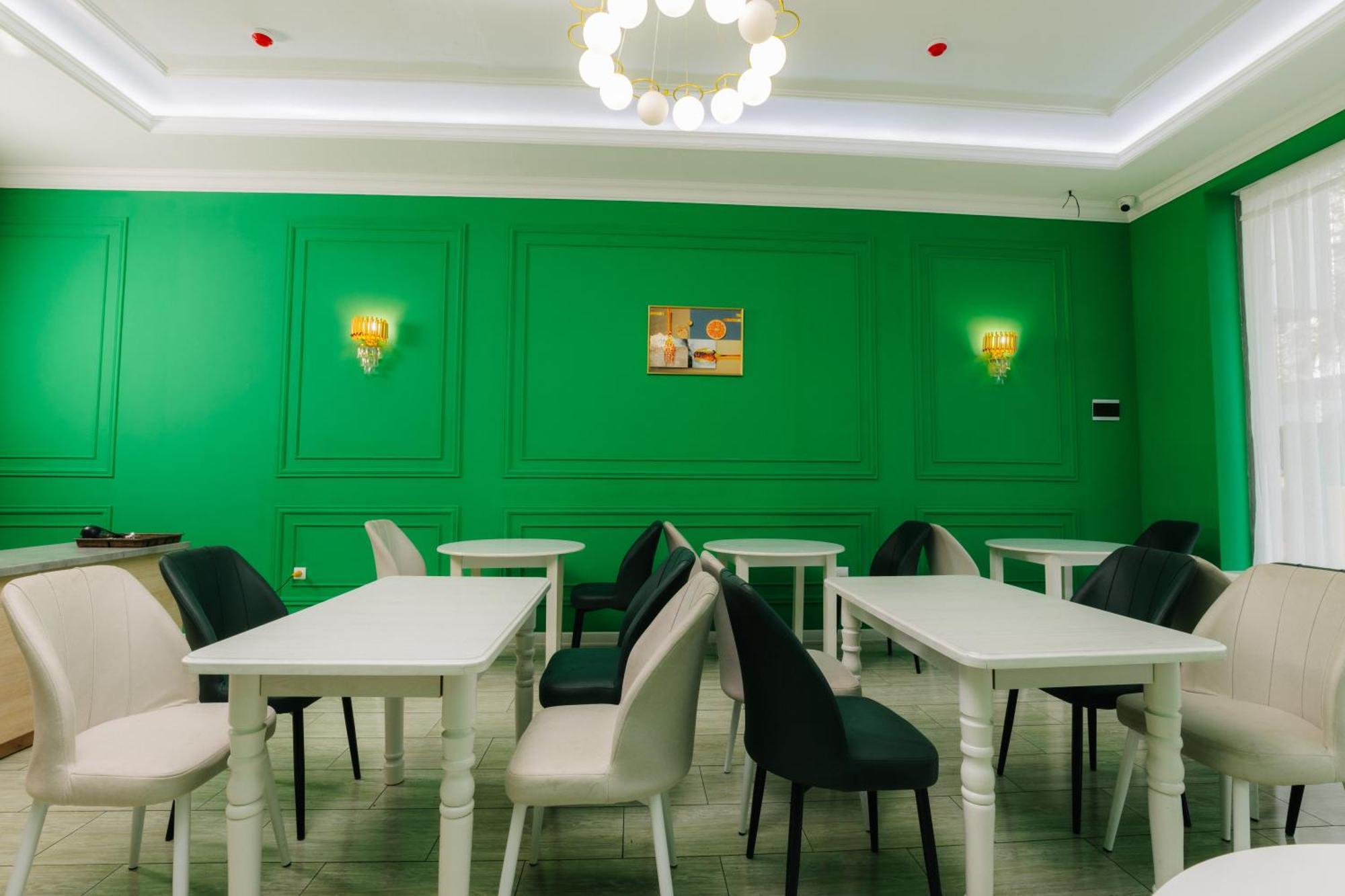 Resident Hotel Tashkent Bagian luar foto