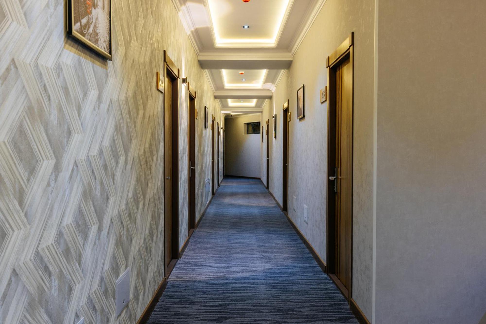 Resident Hotel Tashkent Bagian luar foto